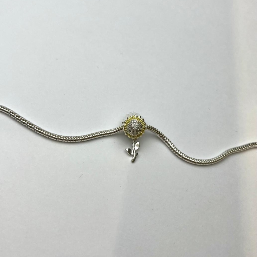Berloque girassol cravejada prata 925