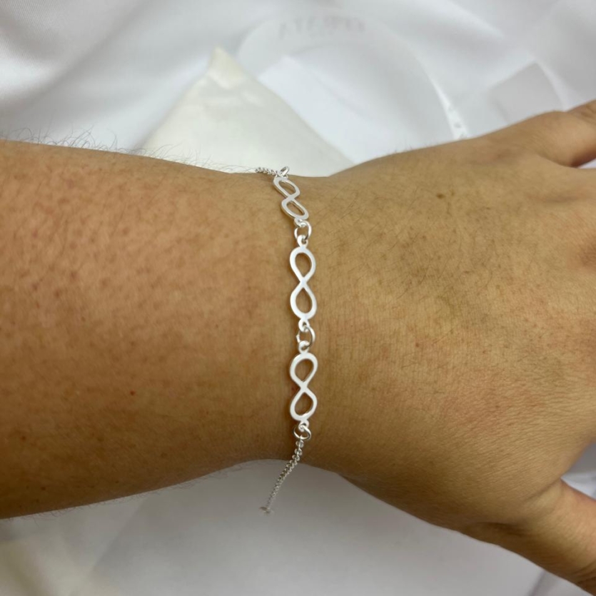 Pulseira elo oval com 3 infinitos prata 925