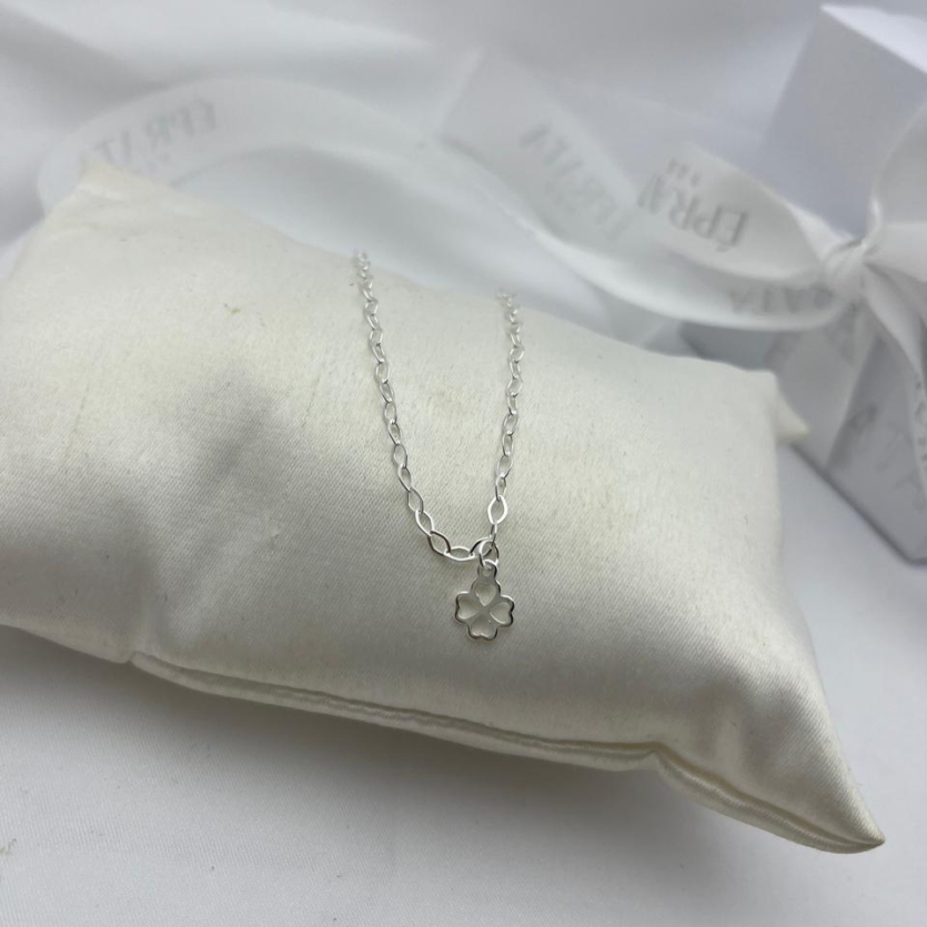 Pulseira Elo Oval com Pingente Trevo – Prata 925