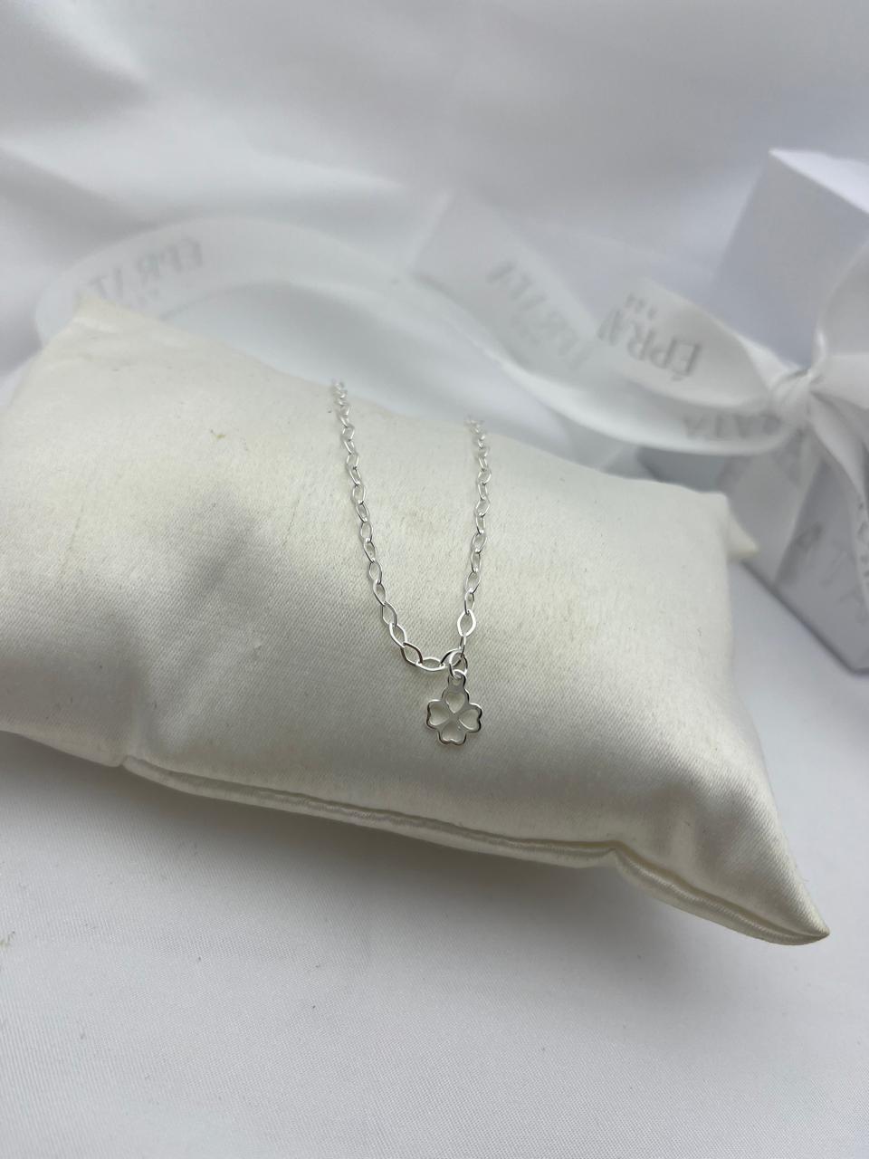 Pulseira Elo Oval com Pingente Trevo – Prata 925