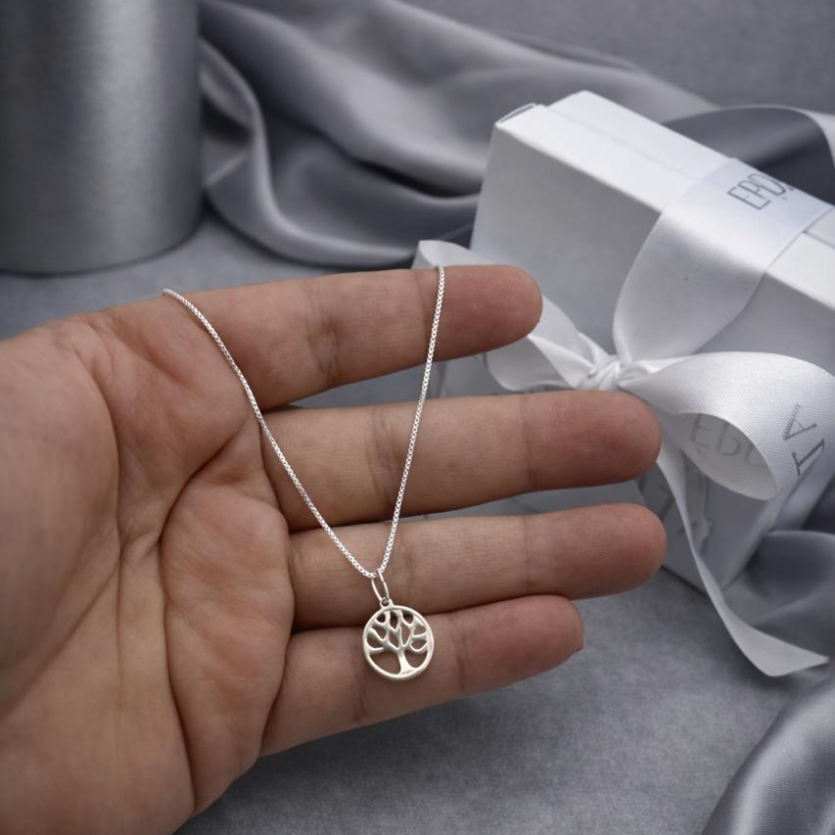 Gargantilha arvore da vida 12mm vazada prata 925