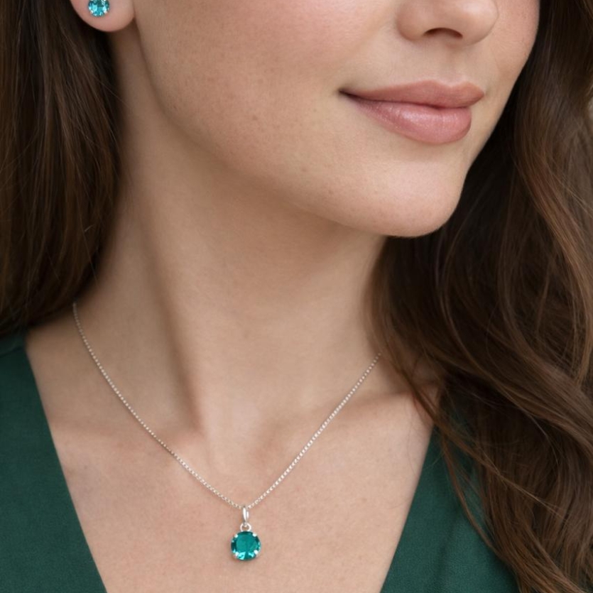 Conjunto Ponto de Luz Verde turmalina 5 mm – Brincos e Gargantilha 45 cm Prata 925