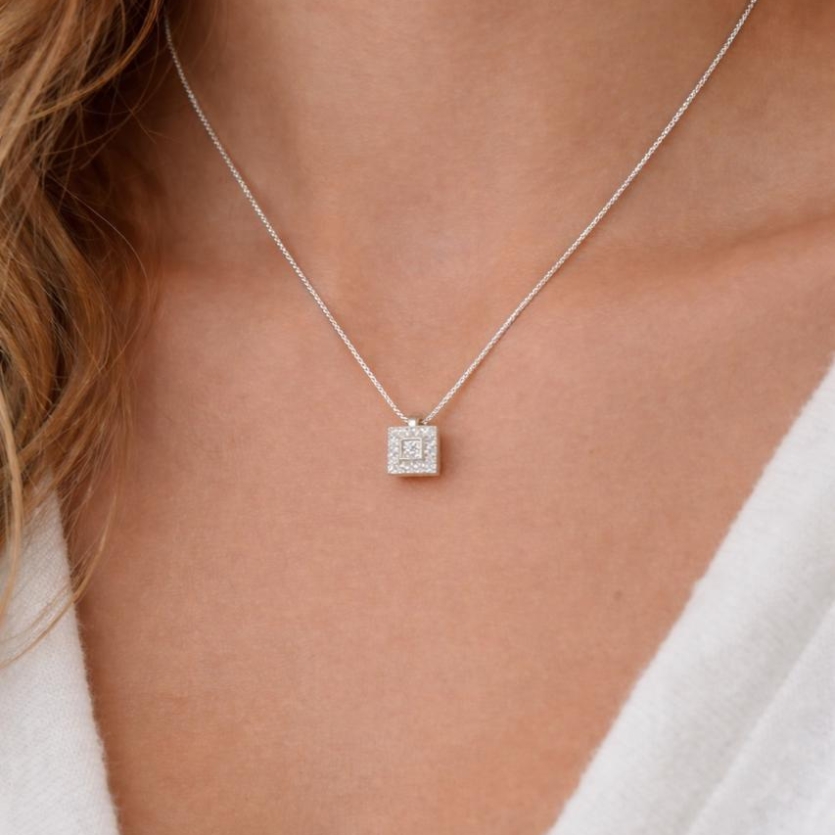 Gargantilha V15 quadrado 6mm caixa alta cravejado de zirconia prata 925